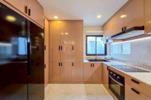 Chalet de 5 dormitorios en Pattaya, Tailandia № 132504 - foto 6