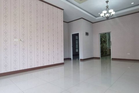 Casa de 3 dormitorios en Pattaya, Tailandia № 132506 - foto 5