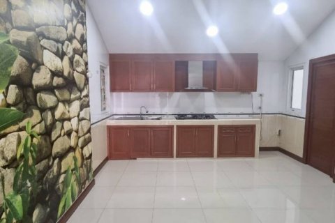 Casa de 3 dormitorios en Pattaya, Tailandia № 132506 - foto 8