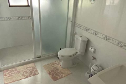 Chalet de 3 dormitorios en Pattaya, Tailandia № 101363 - foto 16