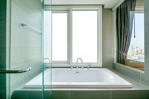 Condominio de 2 dormitorios en Bangkok, Tailandia № 143601 - foto 9
