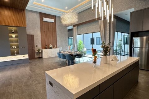 Casa de 3 dormitorios en Pattaya, Tailandia № 102957 - foto 12