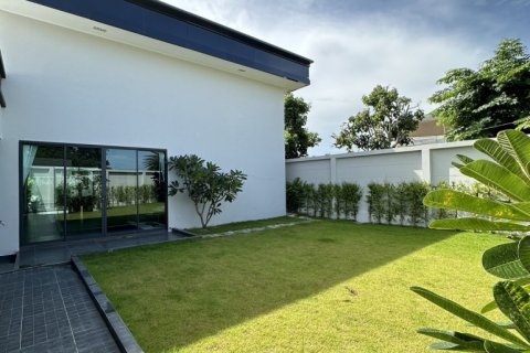 Casa de 3 dormitorios en Pattaya, Tailandia № 102957 - foto 7
