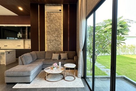 Casa de 3 dormitorios en Pattaya, Tailandia № 102957 - foto 8