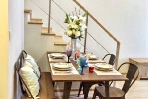Dúplex de 2 dormitorios en Bangkok, Tailandia № 126680 - foto 3