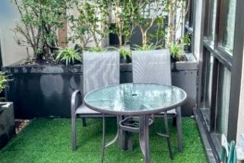 Dúplex de 2 dormitorios en Bangkok, Tailandia № 126680 - foto 4