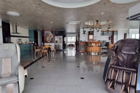 Condo in Pattaya, Thailand, 2 bedrooms  № 126675