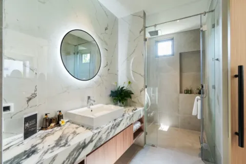 Chalet de 4 dormitorios en Phuket, Tailandia № 107474 - foto 26