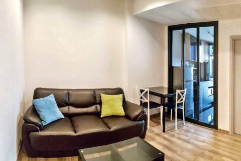 Condominio de 1 dormitorio en Chatuchak, Bangkok, Tailandia № 132870 - foto 3