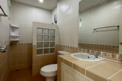 Casa de 3 dormitorios en Pattaya, Tailandia № 116284 - foto 11