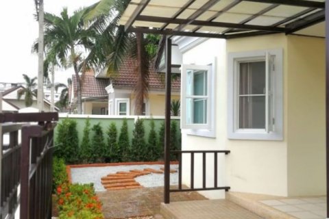 Casa de 3 dormitorios en Pattaya, Tailandia № 116284 - foto 16