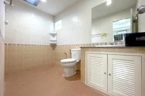 Casa de 3 dormitorios en Pattaya, Tailandia № 116284 - foto 12