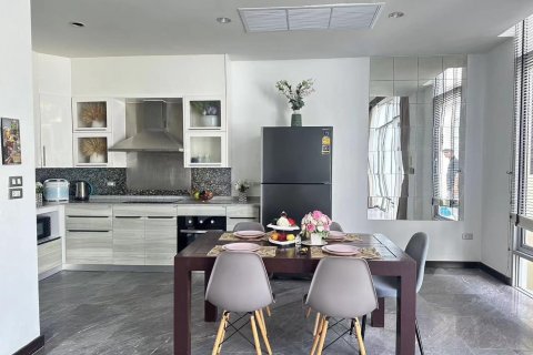 Casa de 4 dormitorios en Pattaya, Tailandia № 116286 - foto 4