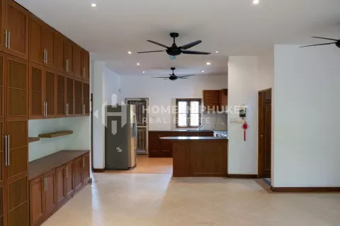Casa de 4 dormitorios en Chalong, Tailandia № 131500 - foto 12