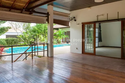 Casa de 4 dormitorios en Chalong, Tailandia № 131500 - foto 3