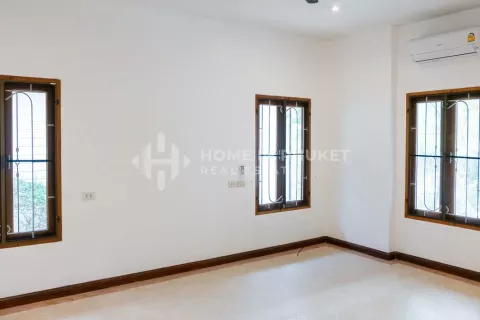 Casa de 4 dormitorios en Chalong, Tailandia № 131500 - foto 16