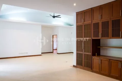 Casa de 4 dormitorios en Chalong, Tailandia № 131500 - foto 8