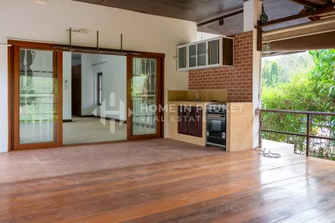 Casa de 4 dormitorios en Chalong, Tailandia № 131500 - foto 4