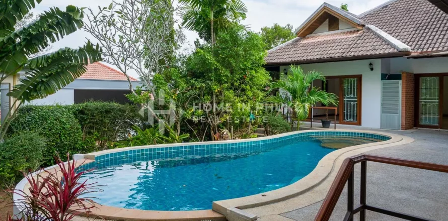Casa de 4 dormitorios en Chalong, Tailandia № 131500