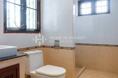 Casa de 4 dormitorios en Chalong, Tailandia № 131500 - foto 17