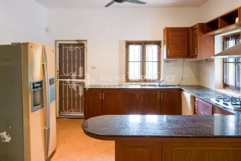 Casa de 4 dormitorios en Chalong, Tailandia № 131500 - foto 13