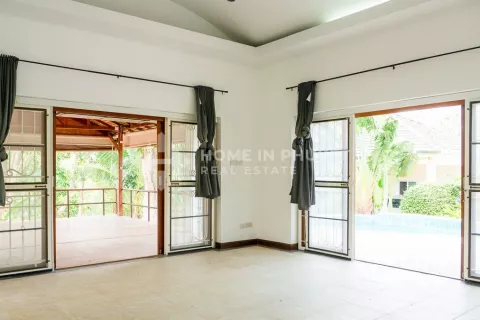 Casa de 4 dormitorios en Chalong, Tailandia № 131500 - foto 7