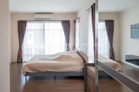 Casa de 3 dormitorios en Phuket, Tailandia № 131707 - foto 8