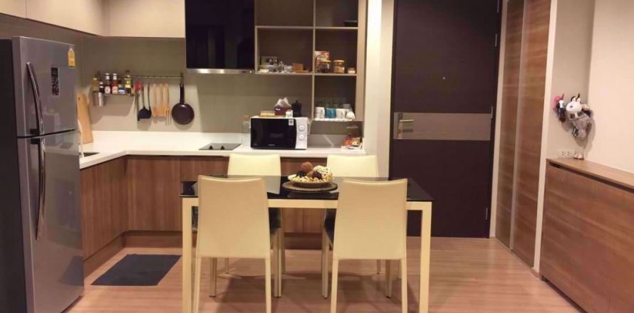 Condominio de 2 dormitorios en Bangkok, Tailandia en Rhythm Sathorn - Narathiwas № 78390