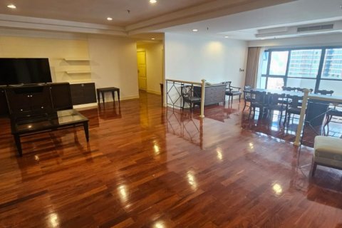 คอนโดมิเนียมในวัฒนา, กรุงเทพฯ, ประเทศไทย, 3 ห้องนอน № 123681 - รูปถ่าย 2