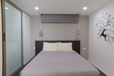 Apartamento de 385 dormitorios en Pattaya, Tailandia № 130408 - foto 11