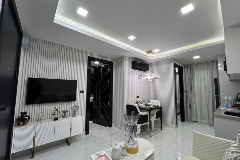Apartamento de 383 dormitorios en Pattaya, Tailandia № 130410 - foto 2