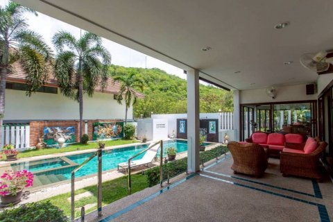 Chalet de 3 dormitorios en Hua Hin, Tailandia № 126693 - foto 5