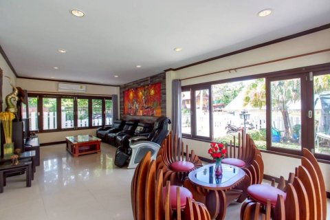 Chalet de 3 dormitorios en Hua Hin, Tailandia № 126693 - foto 8
