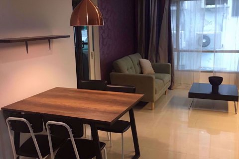 Condominio de 2 dormitorios en Watthana, Bangkok, Tailandia № 77112 - foto 2