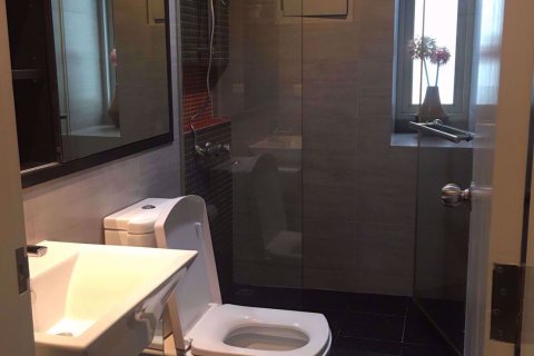 Condominio de 2 dormitorios en Watthana, Bangkok, Tailandia № 77112 - foto 8