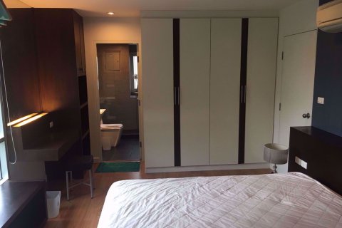 Condominio de 2 dormitorios en Watthana, Bangkok, Tailandia № 77112 - foto 4