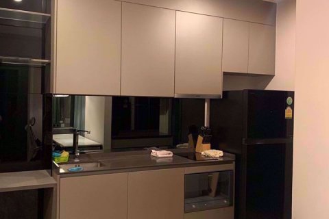 Condominio de 1 dormitorio en Khlong Toei, Bangkok, Tailandia № 77115 - foto 7