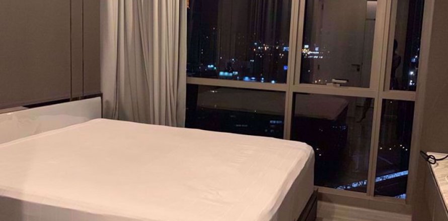 Condominio de 1 dormitorio en Khlong Toei, Bangkok, Tailandia № 77115