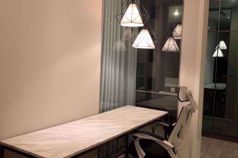 Condominio de 1 dormitorio en Khlong Toei, Bangkok, Tailandia № 77115 - foto 5