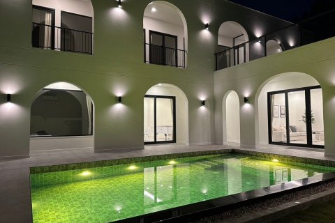Casa de 4 dormitorios en Bang Lamung, Tailandia № 80951