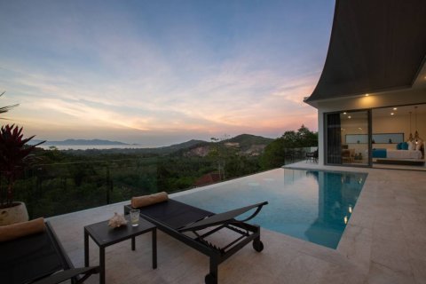 Chalet de 4 dormitorios en Surat Thani, Tailandia № 132393 - foto 5