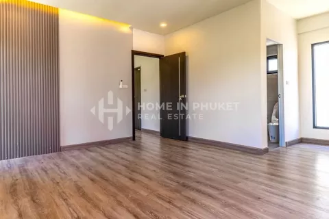Casa de 4 dormitorios en Phuket, Tailandia № 131285 - foto 13