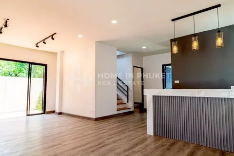 Casa de 4 dormitorios en Phuket, Tailandia № 131285 - foto 3