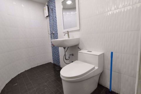 Кондоминиум с 1 спальней в Банг Раке, Бангкок, Таиланд № 76840 - фото 5