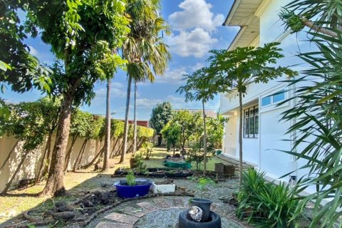 Casa de 4 dormitorios en Pak Kret, Tailandia № 124864 - foto 3