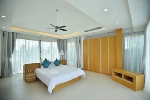 Chalet de 3 dormitorios en Phuket, Tailandia № 132442 - foto 6