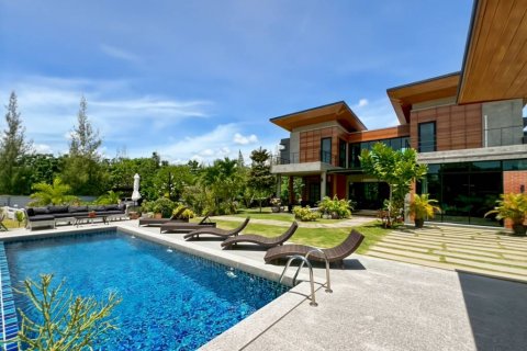 Chalet de 5 dormitorios en Hua Hin, Tailandia № 132443 - foto 2