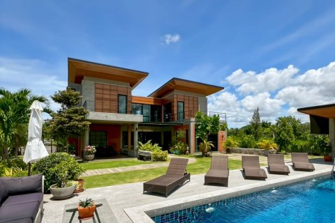 Chalet de 5 dormitorios en Hua Hin, Tailandia № 132443 - foto 10