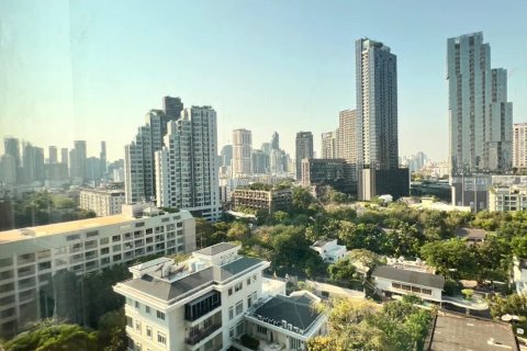 Condominio de 2 dormitorios en Khlong Toei, Bangkok, Tailandia № 124050 - foto 13