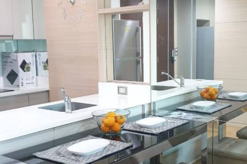 Condominio de 1 dormitorio en Ratchathewi, Bangkok, Tailandia № 124052 - foto 12